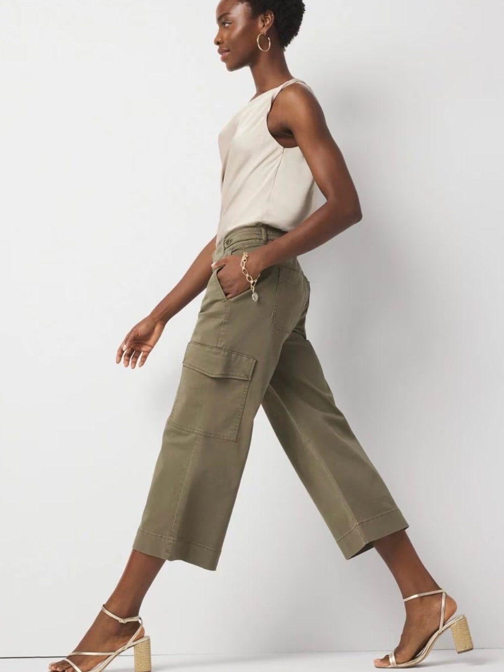 EUC WHBM (White House Black Market) Pret Cargo Wide Leg Cropped Pant—sz 10